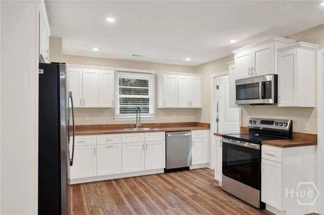 1307 E 70th Street, Savannah, GA 31404