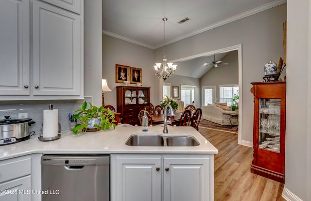 1720 Sweetwater Drive, Pearl, MS 39208