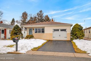 241 Charlotteville Drive N, Toms River, NJ 08757