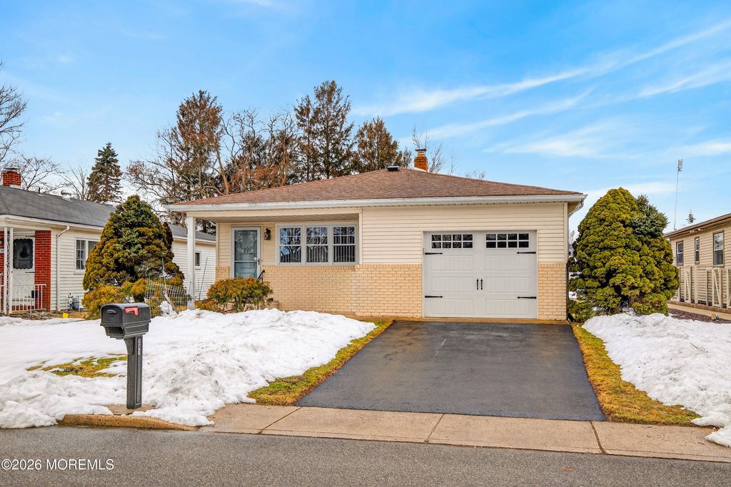 241 Charlotteville Drive N, Toms River, NJ 08757