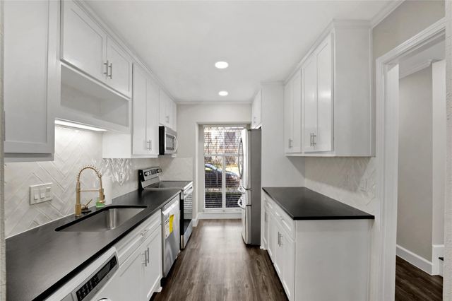 2218 Winrock Boulevard 177, Houston, TX 77057