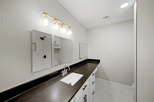 2218 Winrock Boulevard 177, Houston, TX 77057