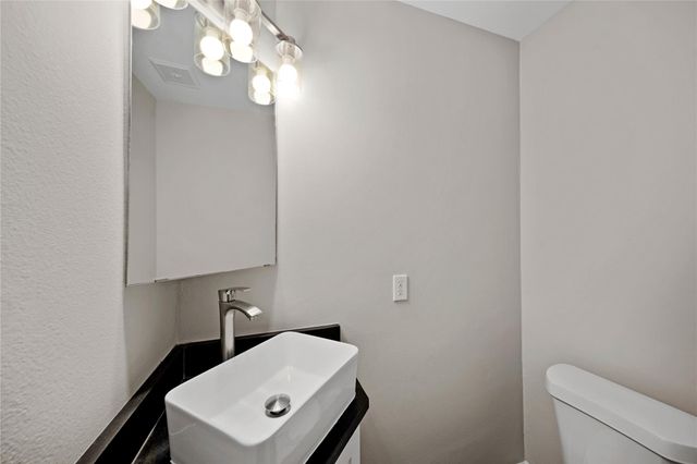 2218 Winrock Boulevard 177, Houston, TX 77057