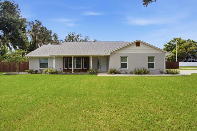 5240 ROYAL OAK DRIVE, Fruitland Park, FL 34731