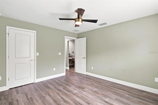 5240 ROYAL OAK DRIVE, Fruitland Park, FL 34731