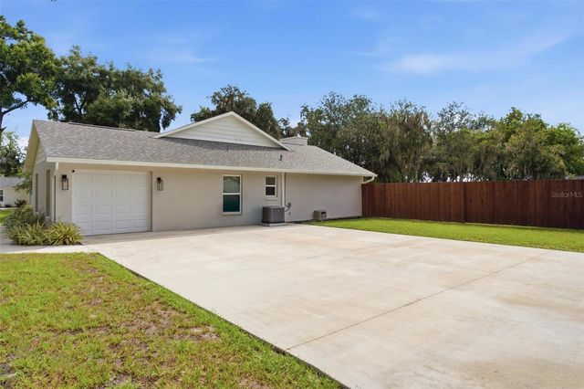 5240 ROYAL OAK DRIVE, Fruitland Park, FL 34731