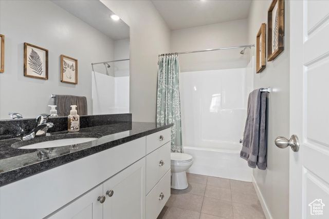 1538 W OAKBROOK DR, South Jordan, UT 84095