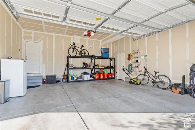 1538 W OAKBROOK DR, South Jordan, UT 84095