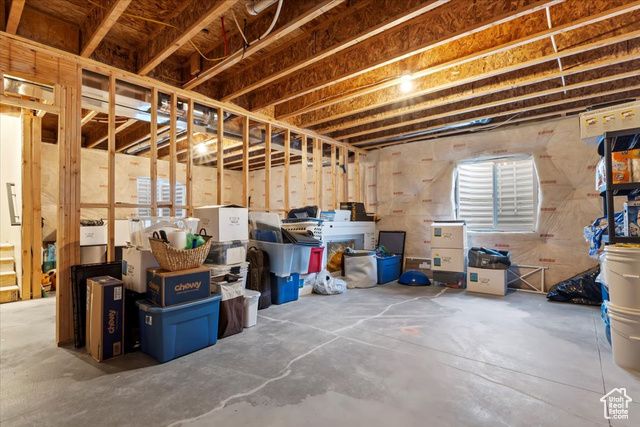 1538 W OAKBROOK DR, South Jordan, UT 84095