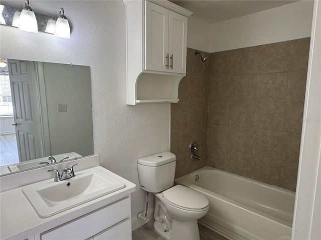 5540 DEVONBRIAR WAY H104, Orlando, FL 32822