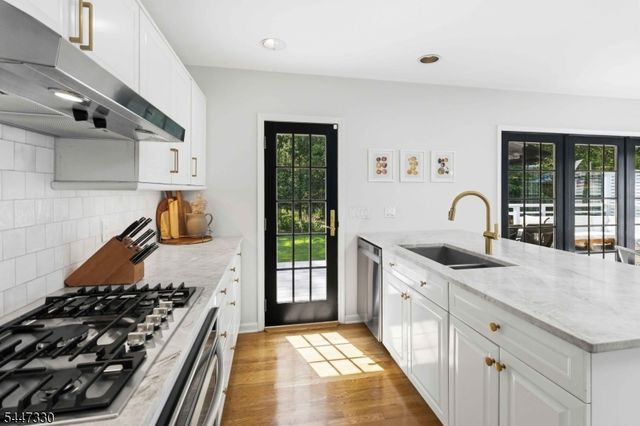 22 Symor Dr, Morris Twp., NJ 07960
