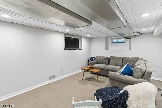 22 Symor Dr, Morris Twp., NJ 07960
