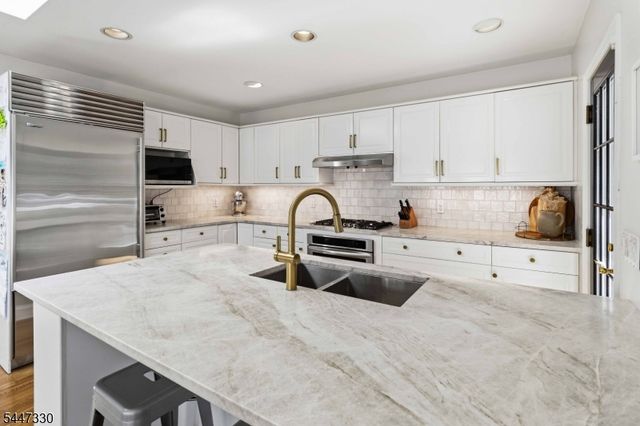 22 Symor Dr, Morris Twp., NJ 07960