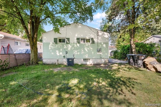 18884 Lathers Street, Livonia, MI 48152