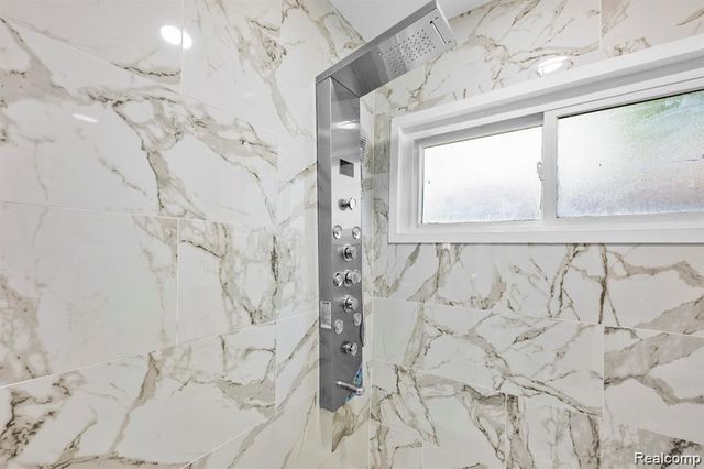 18884 Lathers Street, Livonia, MI 48152