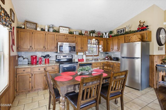 801 Lloyd Huskey Road, Pigeon Forge, TN 37863