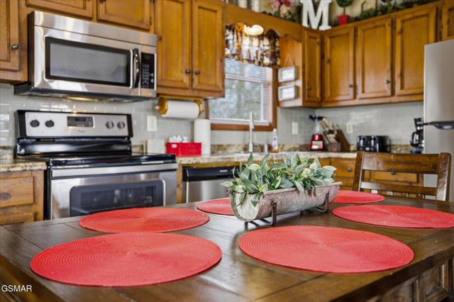 801 Lloyd Huskey Road, Pigeon Forge, TN 37863