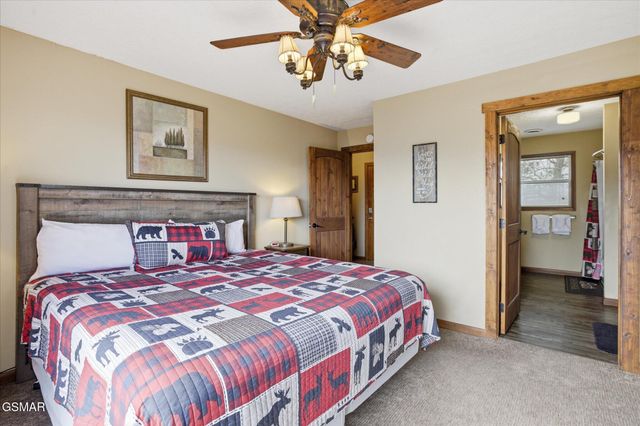 801 Lloyd Huskey Road, Pigeon Forge, TN 37863