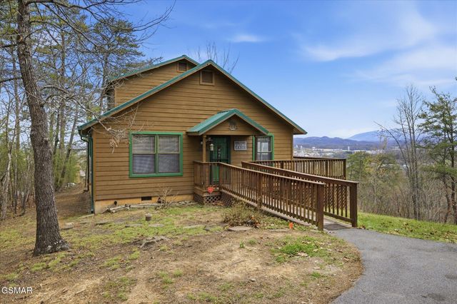 801 Lloyd Huskey Road, Pigeon Forge, TN 37863