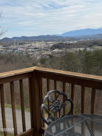 801 Lloyd Huskey Road, Pigeon Forge, TN 37863