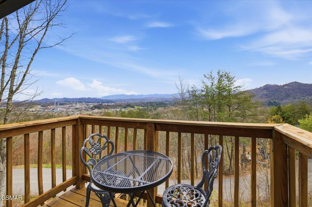 801 Lloyd Huskey Road, Pigeon Forge, TN 37863