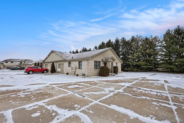 41916 King Edward Court, Clinton Charter Township, MI 48038