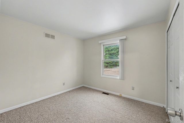 41916 King Edward Court, Clinton Charter Township, MI 48038