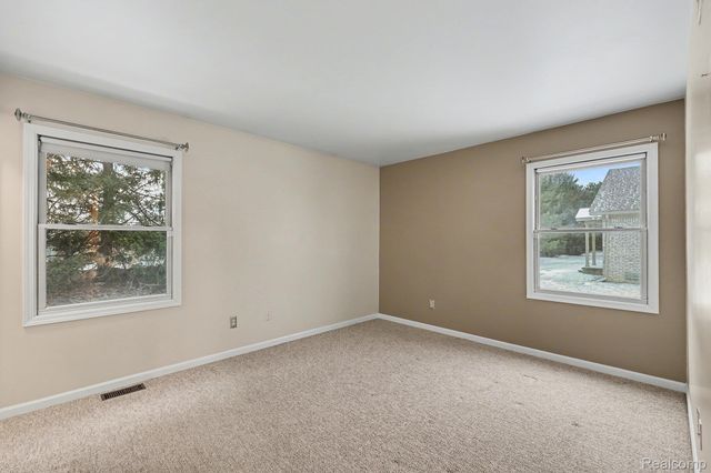 41916 King Edward Court, Clinton Charter Township, MI 48038