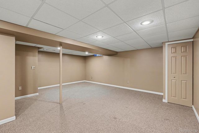 41916 King Edward Court, Clinton Charter Township, MI 48038