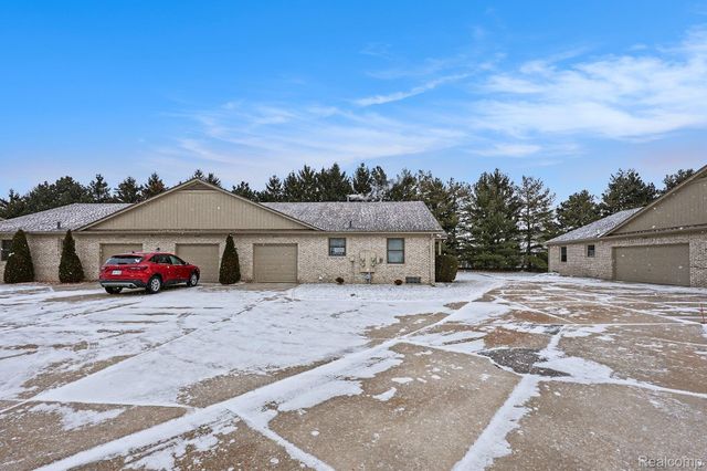 41916 King Edward Court, Clinton Charter Township, MI 48038
