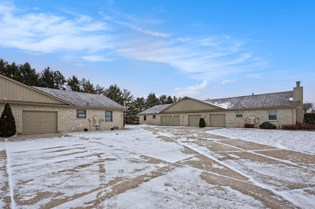 41916 King Edward Court, Clinton Charter Township, MI 48038