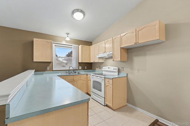 41916 King Edward Court, Clinton Charter Township, MI 48038