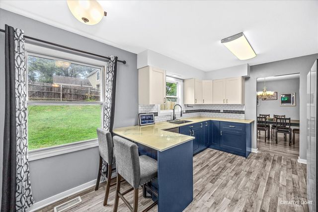 1572 Andover Avenue, St. Charles, IL 60174