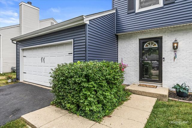 1572 Andover Avenue, St. Charles, IL 60174