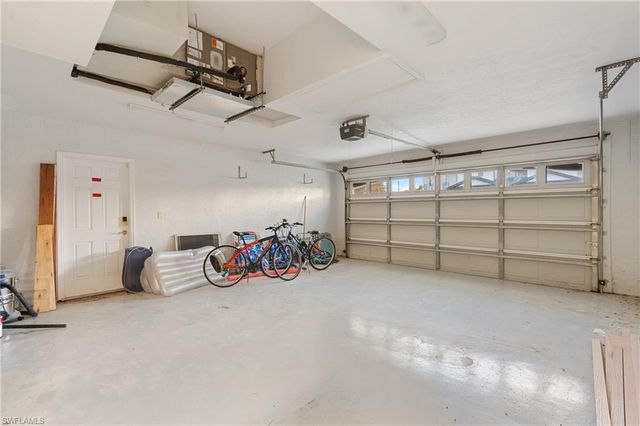 523 103rd AVE N, Naples, FL 34108