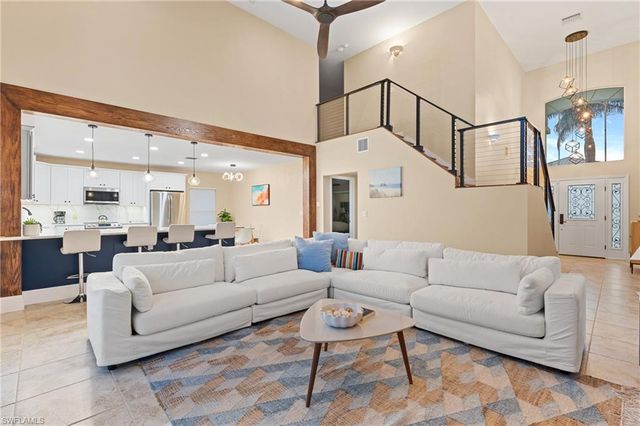 523 103rd AVE N, Naples, FL 34108