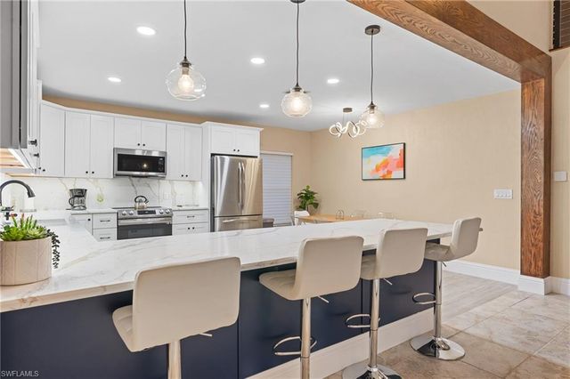 523 103rd AVE N, Naples, FL 34108