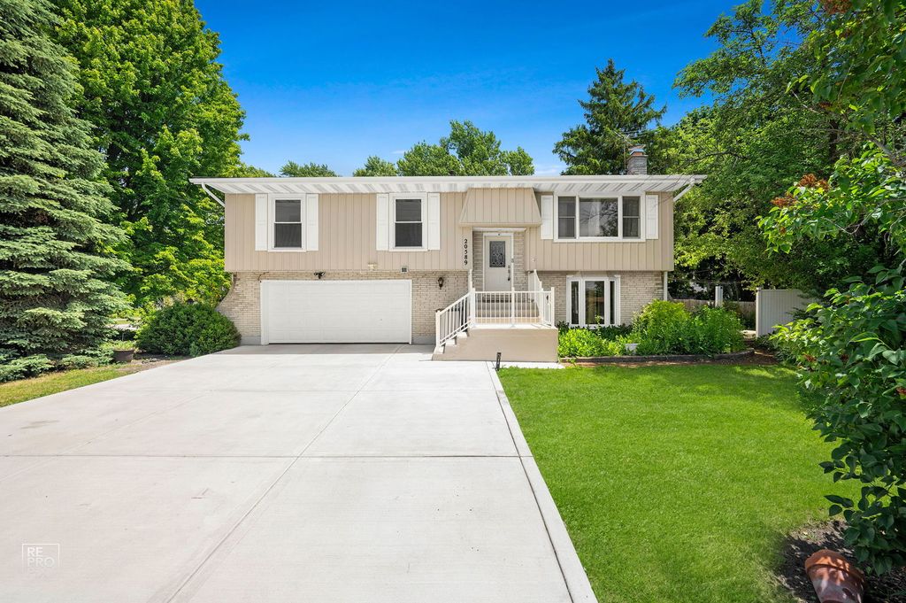 20589 N Horatio Boulevard, Prairie View, IL 60069