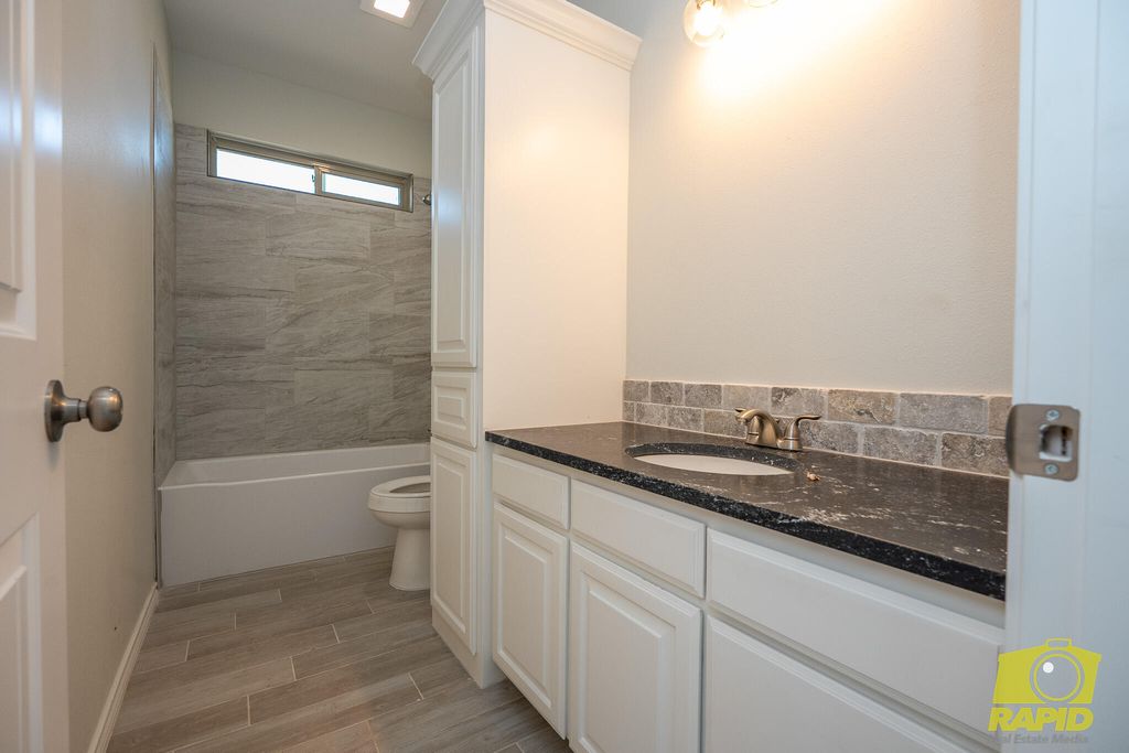 Image 14 of property listing at 3577 Wildebeest Way, San Angelo, TX 76901