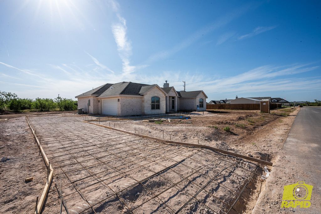 Image 15 of property listing at 3577 Wildebeest Way, San Angelo, TX 76901