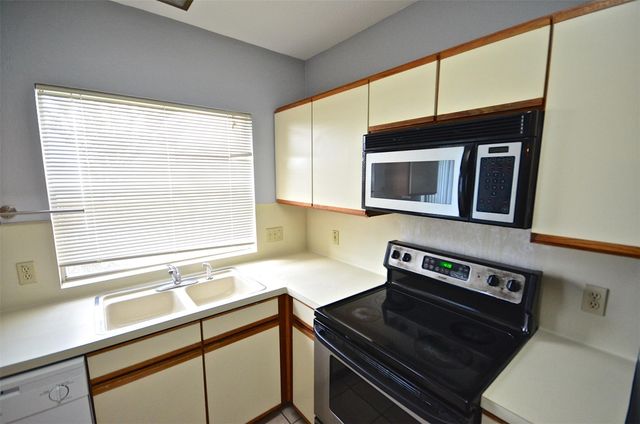 2910 Grants Lake Boulevard 601, Sugar Land, TX 77479