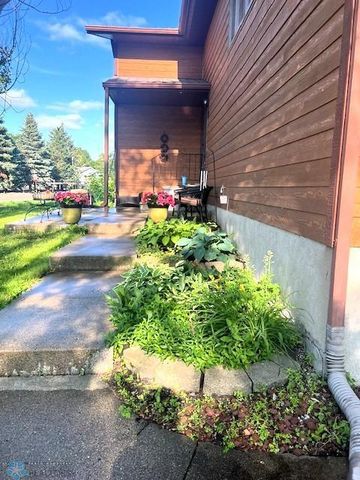 118 36th Avenue N, Fargo, ND 58102