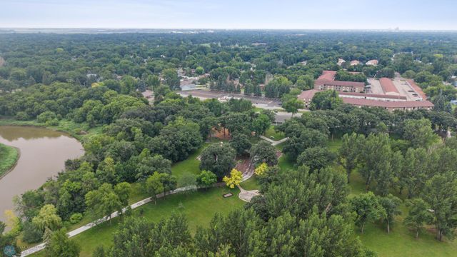 118 36th Avenue N, Fargo, ND 58102