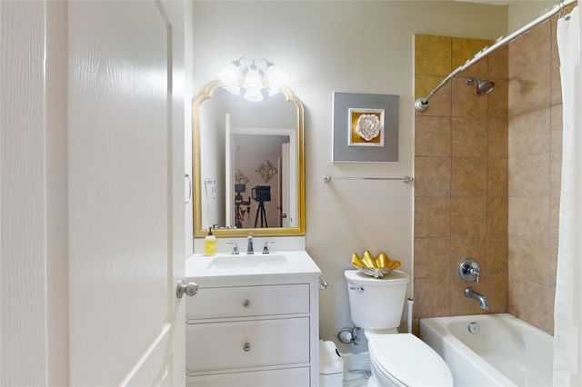 6222 Skyline Drive 17, Houston, TX 77057