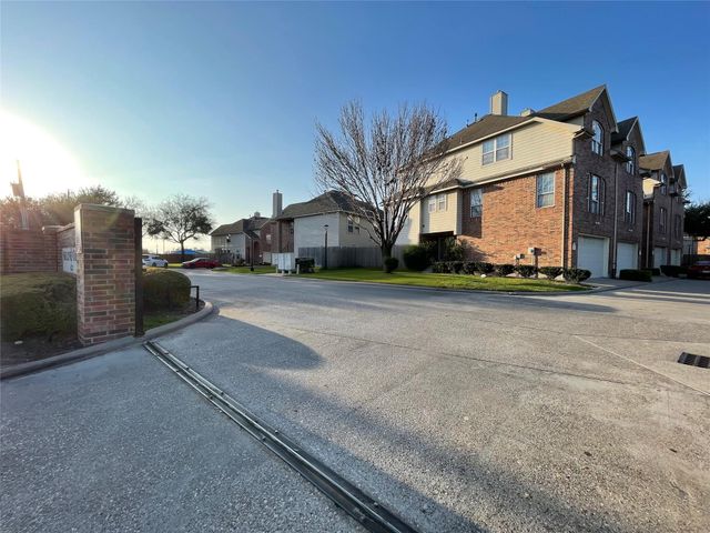 6222 Skyline Drive 17, Houston, TX 77057