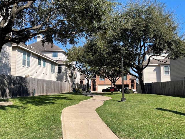 6222 Skyline Drive 17, Houston, TX 77057