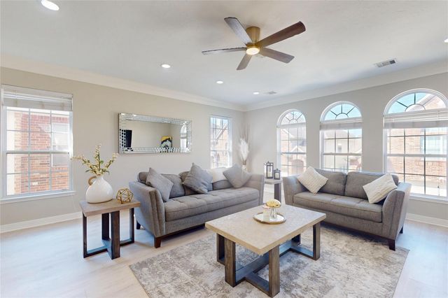 6222 Skyline Drive 17, Houston, TX 77057