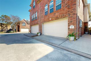 6222 Skyline Drive 17, Houston, TX 77057