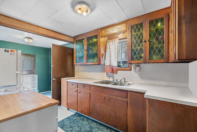 110 E Weston St, Other, WA 99335