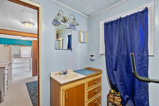 110 E Weston St, Other, WA 99335